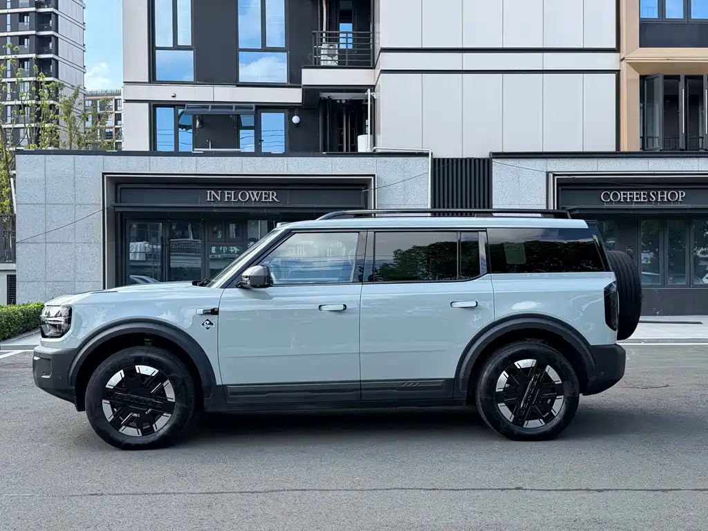 Ford Bronco Basecamp — миниатюра 3