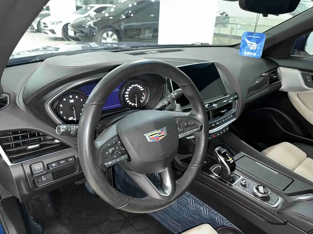 Cadillac CT5 — миниатюра 7