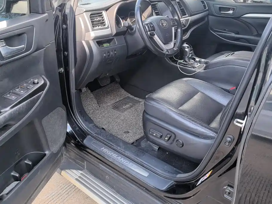Toyota Highlander — миниатюра 9