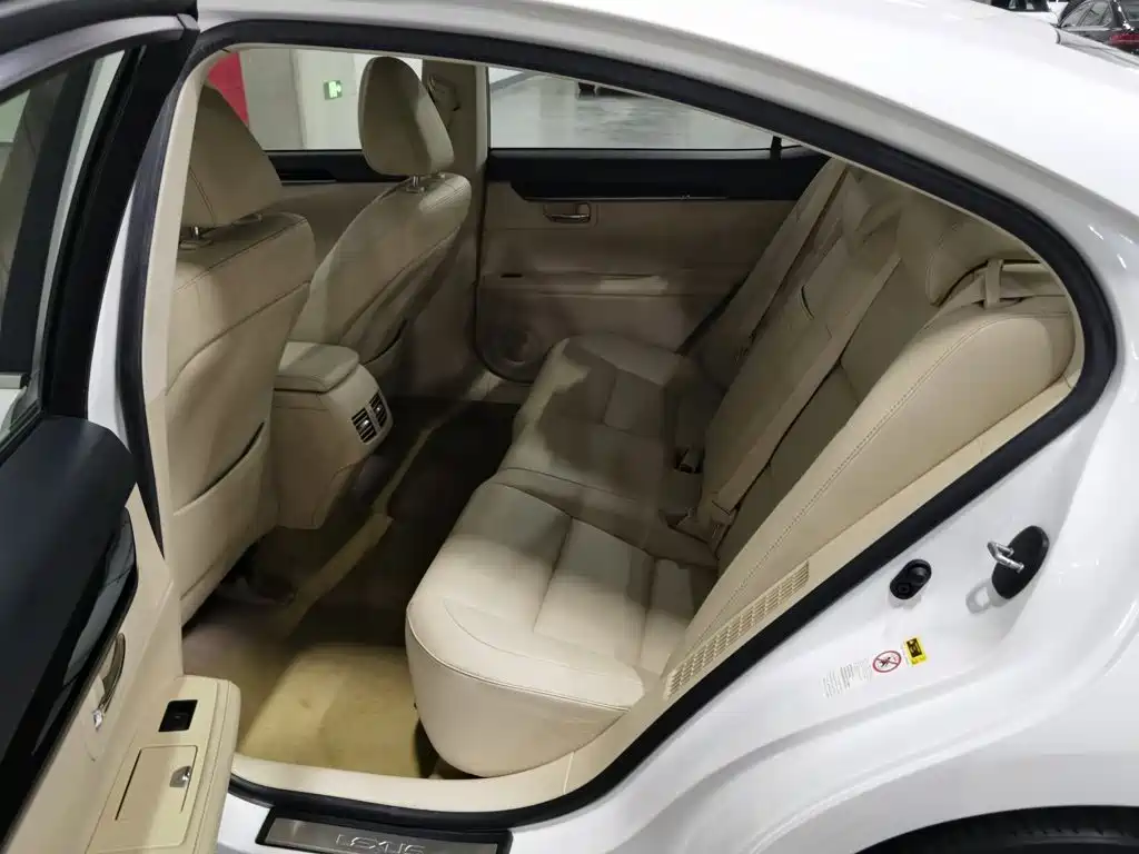 Lexus ES — миниатюра 15