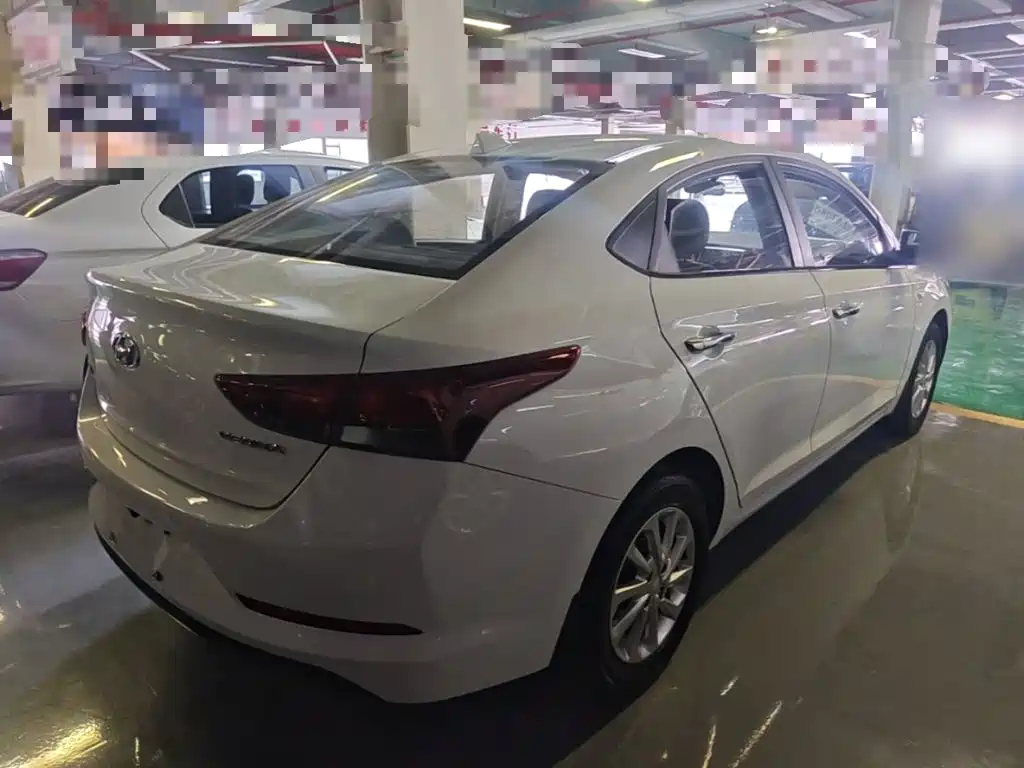Hyundai Verna — миниатюра 7
