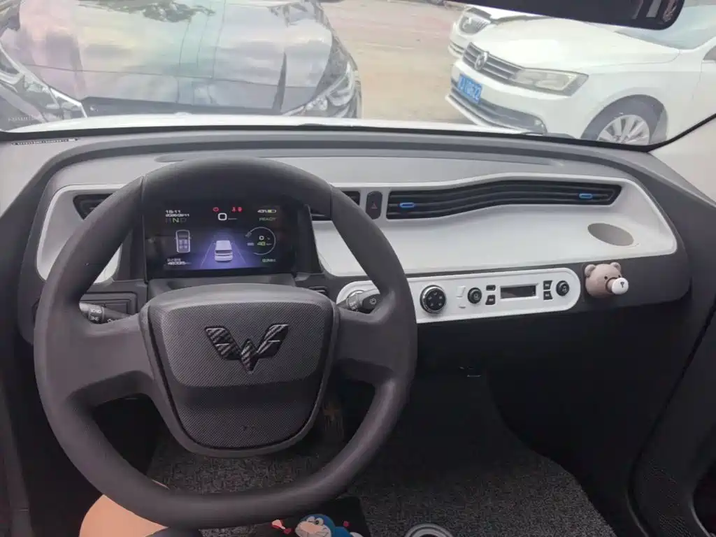Wuling MINIEV — миниатюра 10