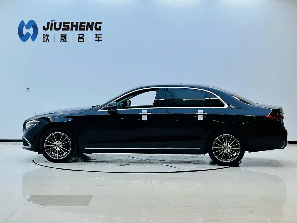 Mercedes-Benz E-Class — миниатюра 3