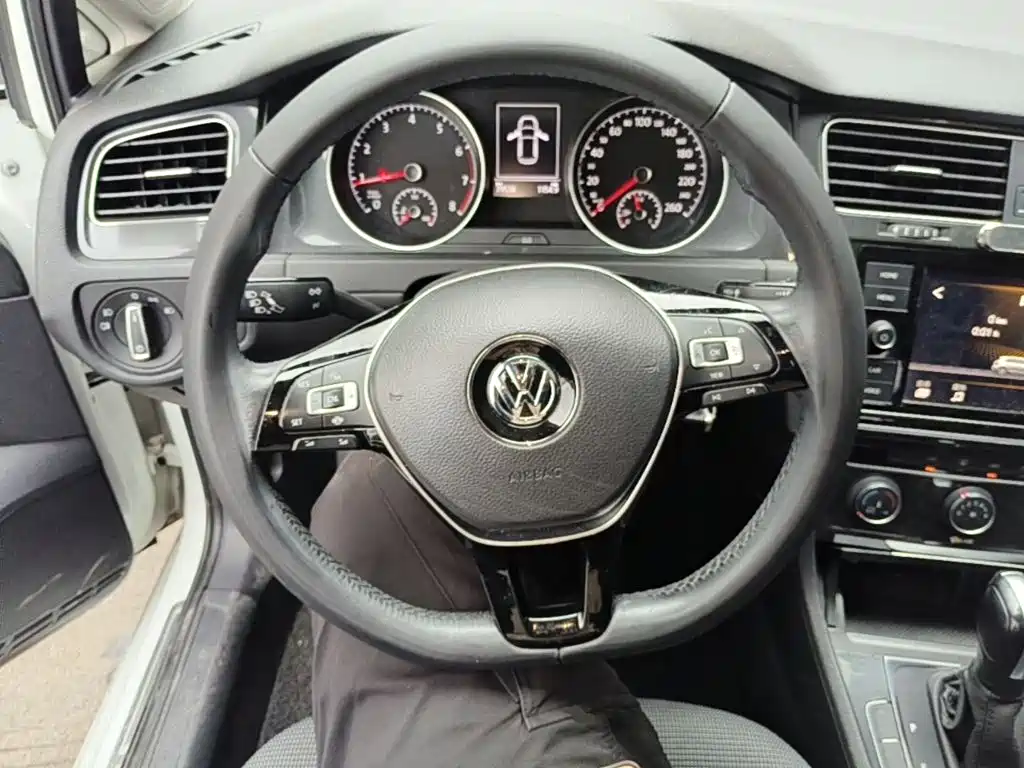Volkswagen Golf — миниатюра 11