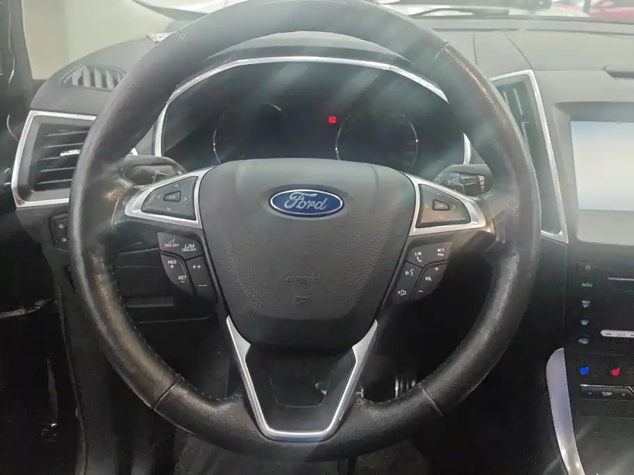 Ford Edge — миниатюра 15