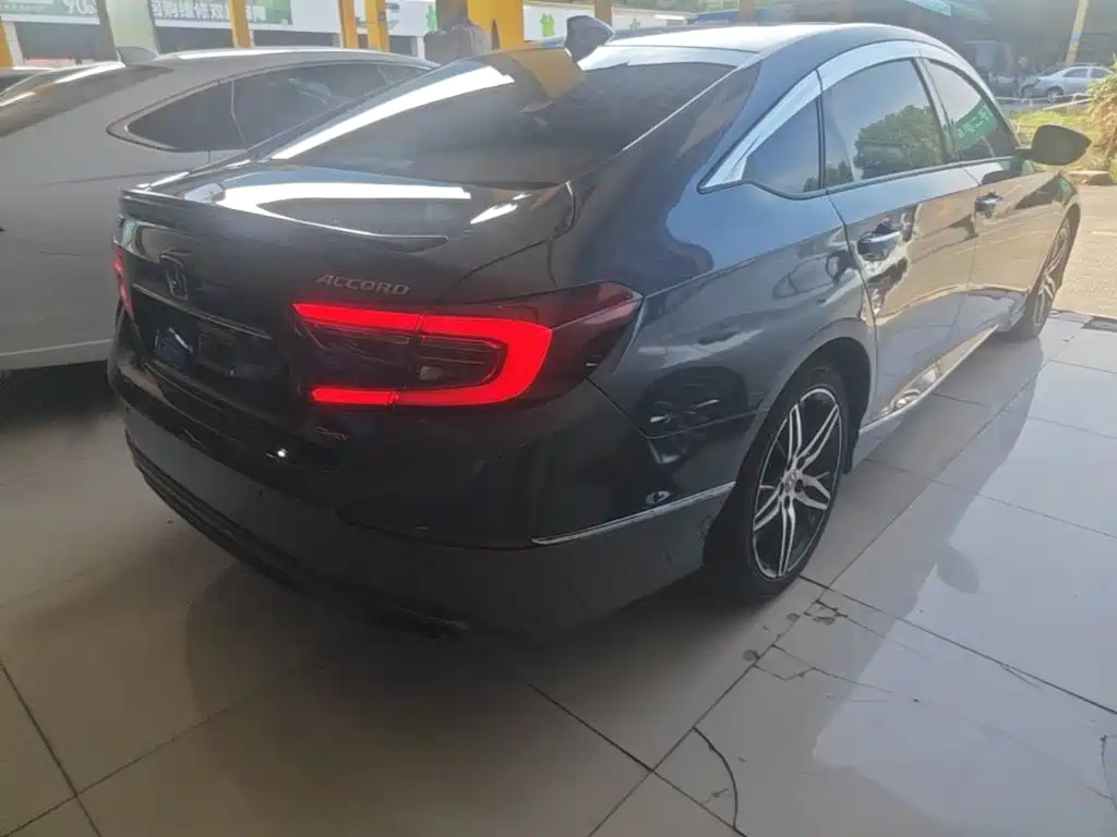 Honda Accord — миниатюра 7
