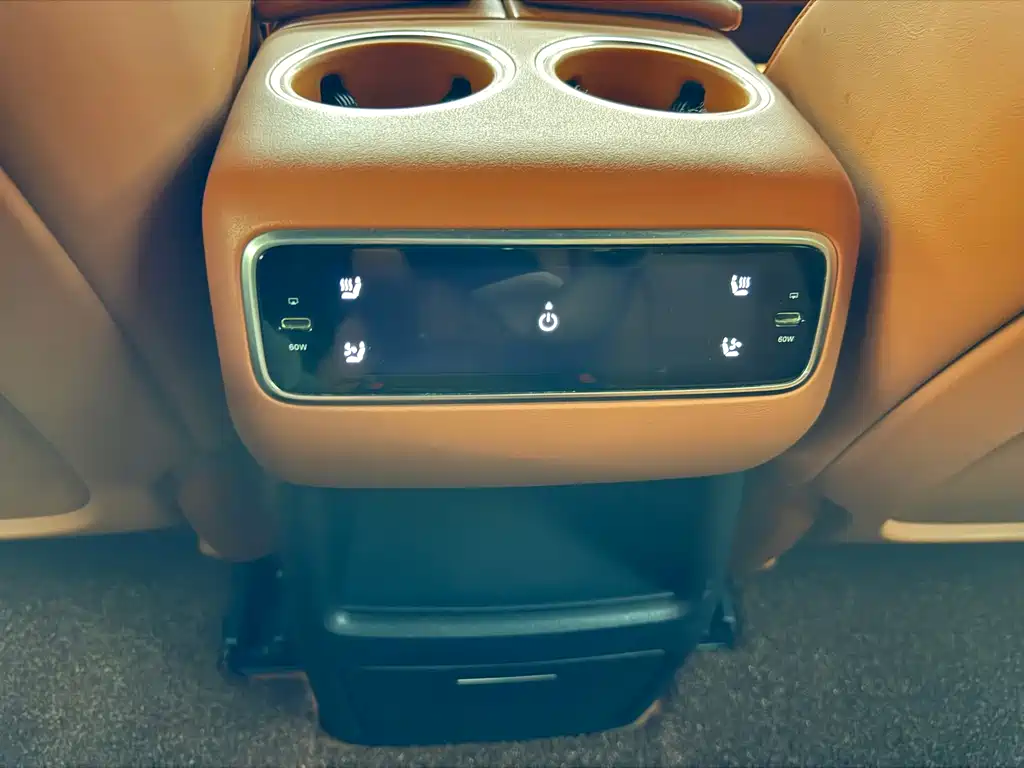 Li Auto Li L8 — миниатюра 11