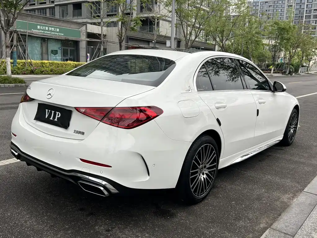 Mercedes-Benz C-Class — миниатюра 11
