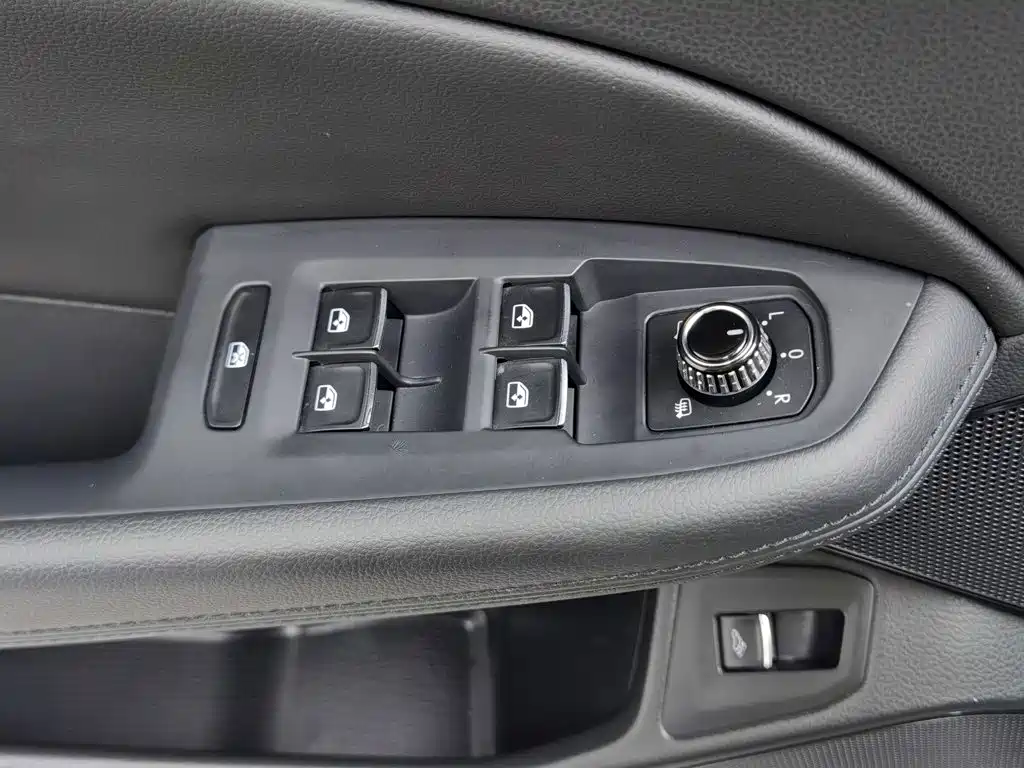 Volkswagen Phideon — миниатюра 9