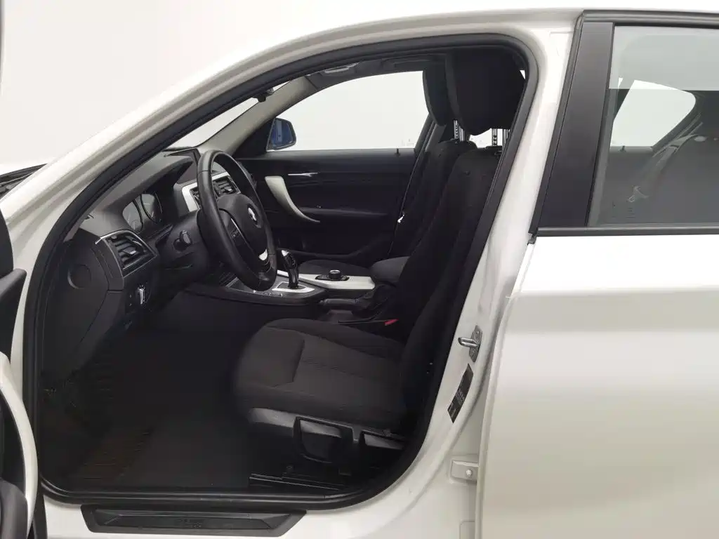 BMW 1 Series (Import) — миниатюра 10