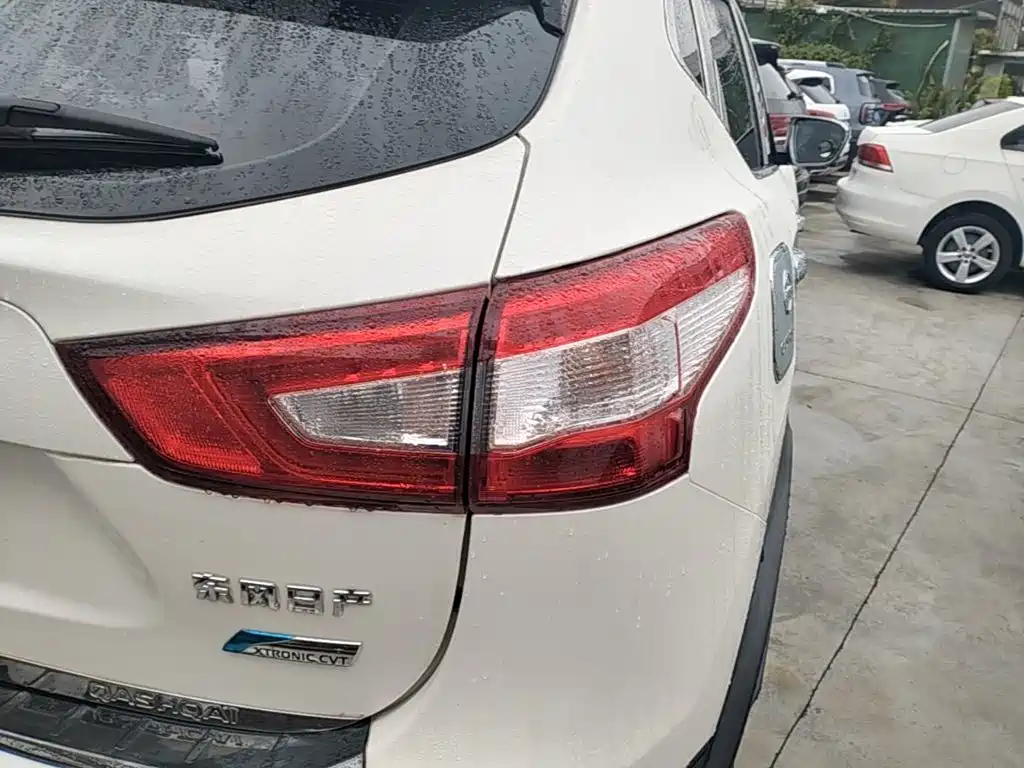 Nissan Qashqai — миниатюра 8