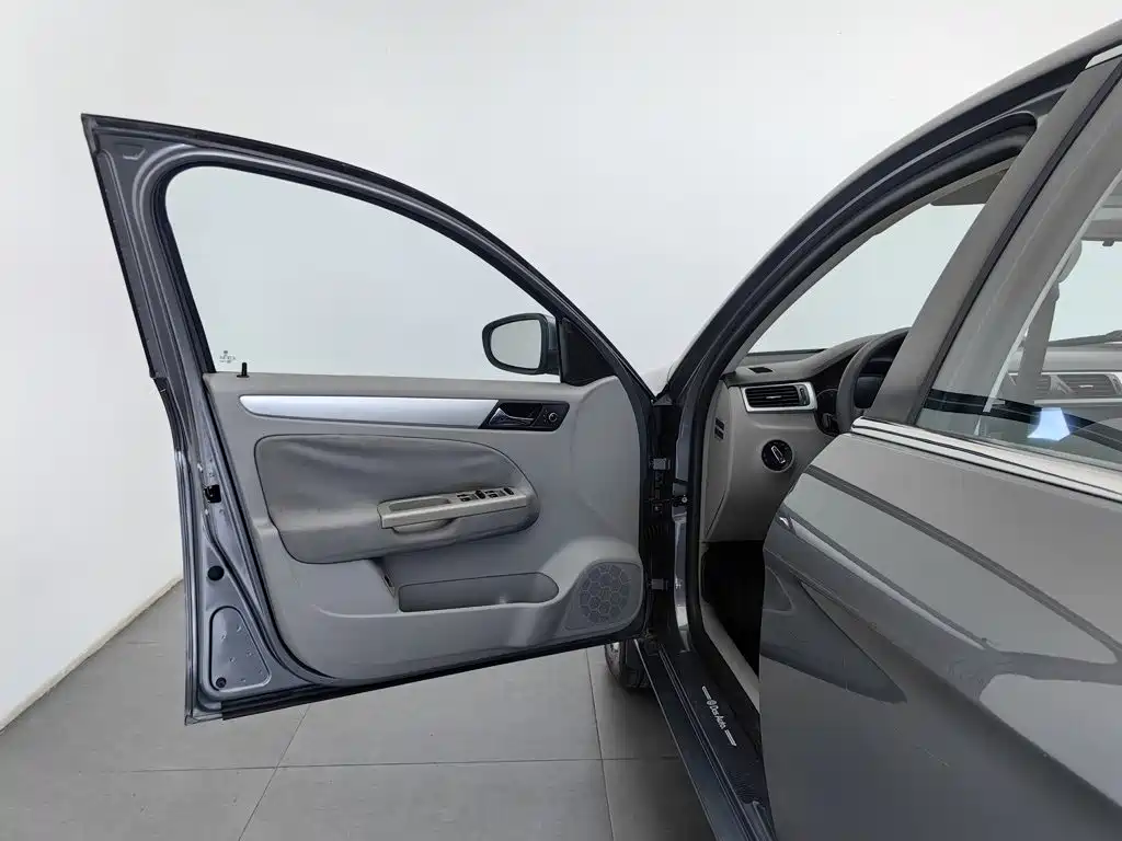 Volkswagen Bora — миниатюра 8