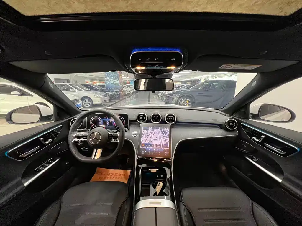 Mercedes-Benz C-Class — миниатюра 6