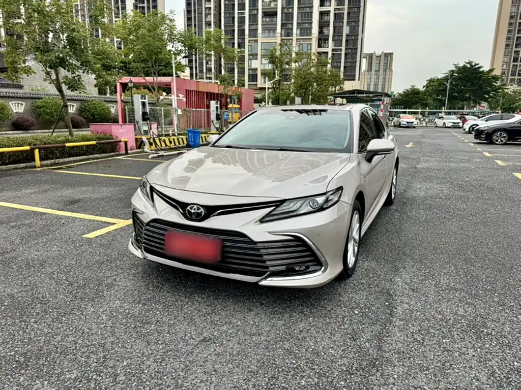 Toyota Camry — миниатюра 2