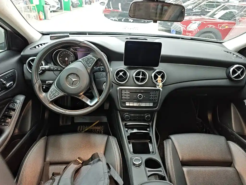 Mercedes-Benz GLA — миниатюра 10