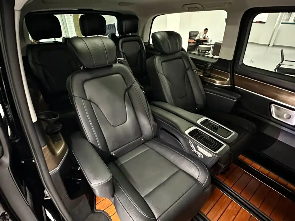 Mercedes-Benz V-Class — миниатюра 13