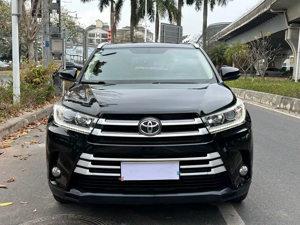 TOYOTA HIGHLANDER