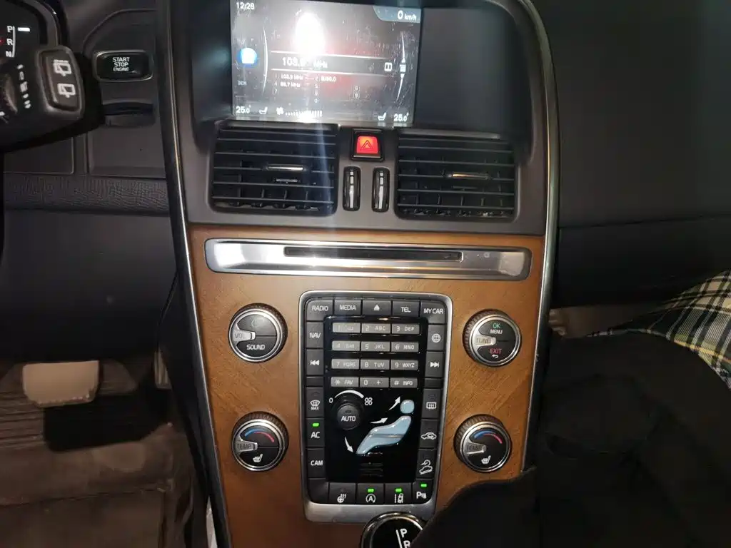 Volvo XC60 — миниатюра 6