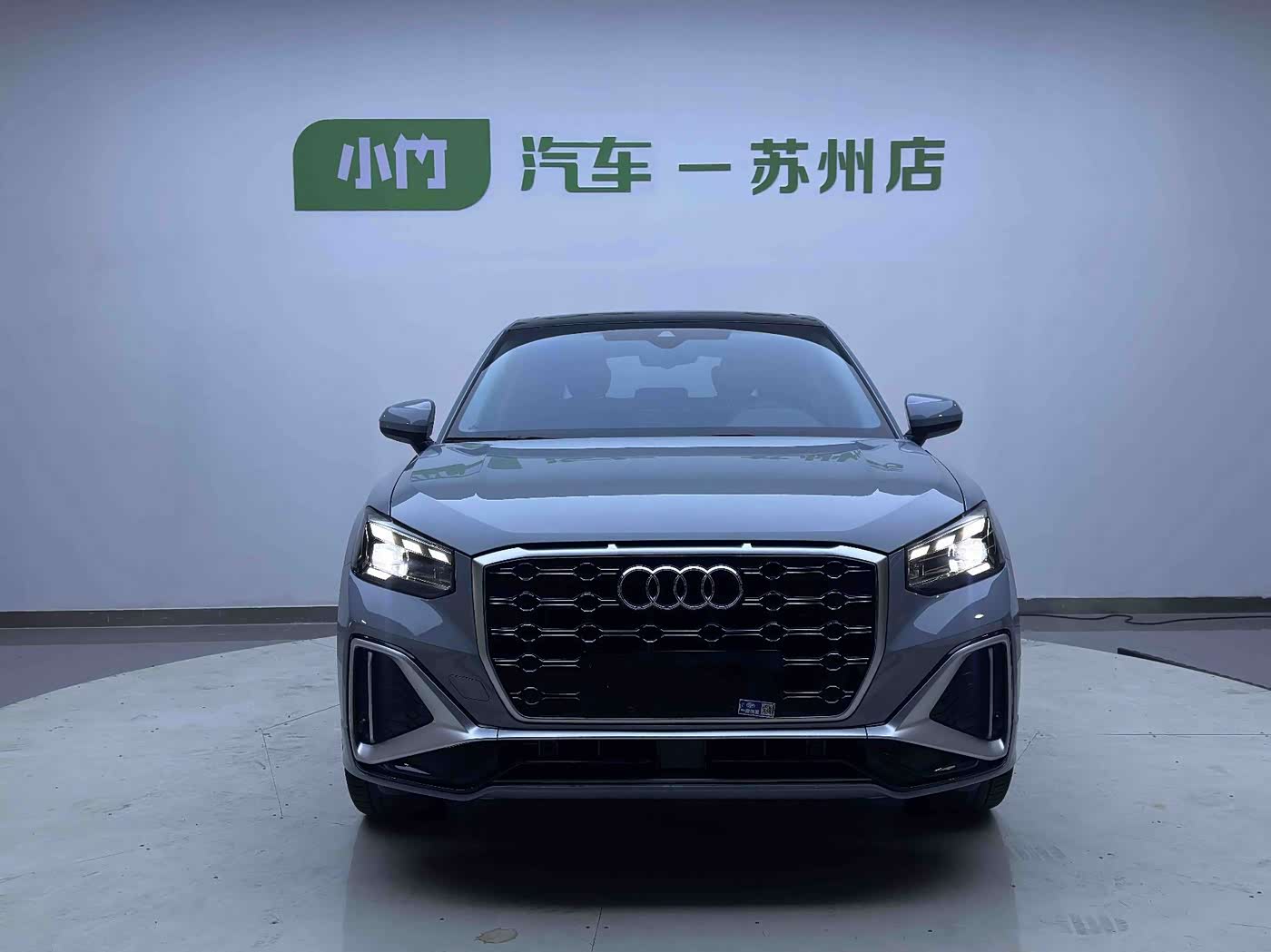 Audi Q2L 1.4 л 2022 г. Серебристо-серый, пробег 16800 км