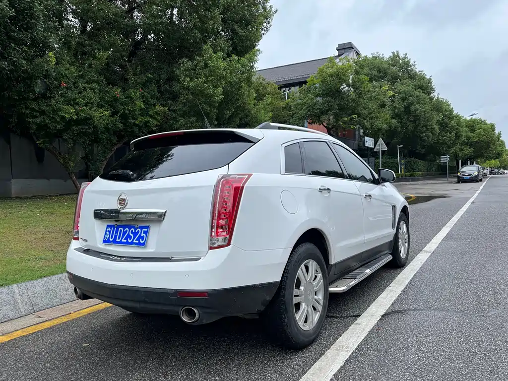Cadillac SRX — миниатюра 8