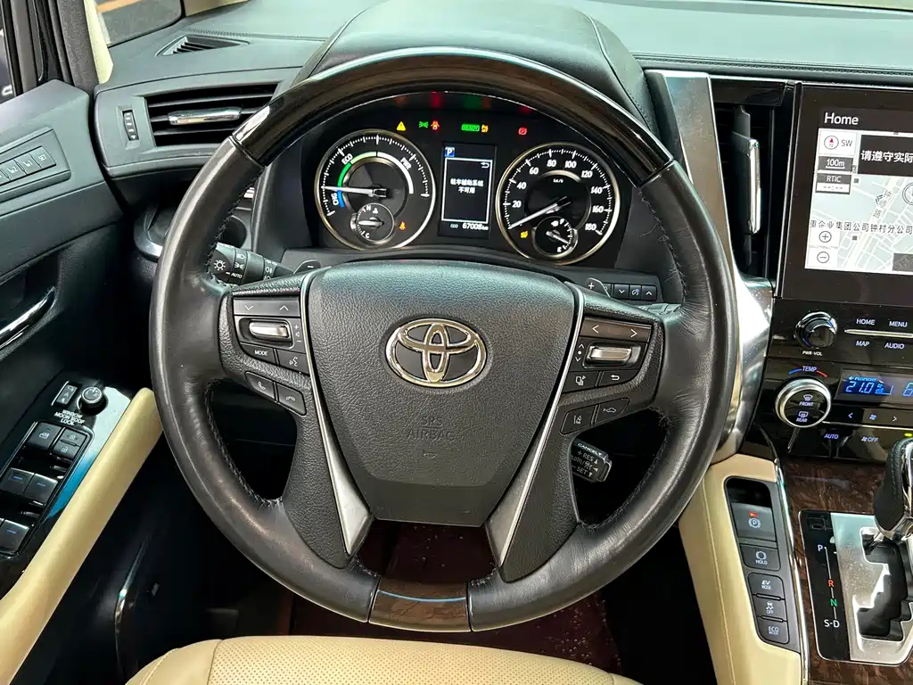 Toyota Alphard — миниатюра 21