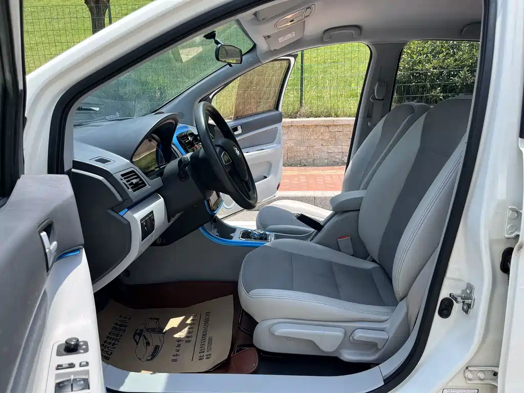 BAIC New Energy EV — миниатюра 9
