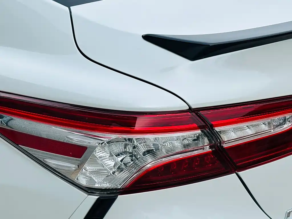 Toyota Camry — миниатюра 5