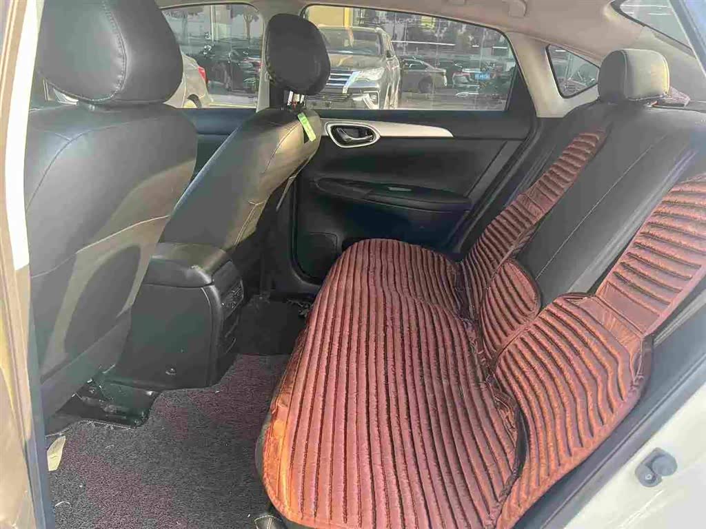 Nissan Sylphy 1.6 л 2021 г. Белый, пробег 50000 км