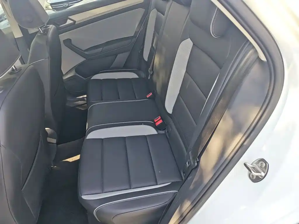 Volkswagen T-Roc — миниатюра 17