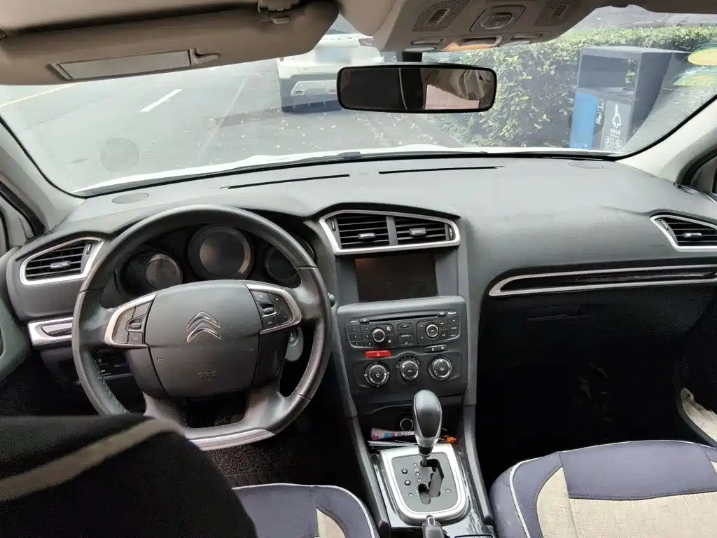 Citroen C4L — миниатюра 10
