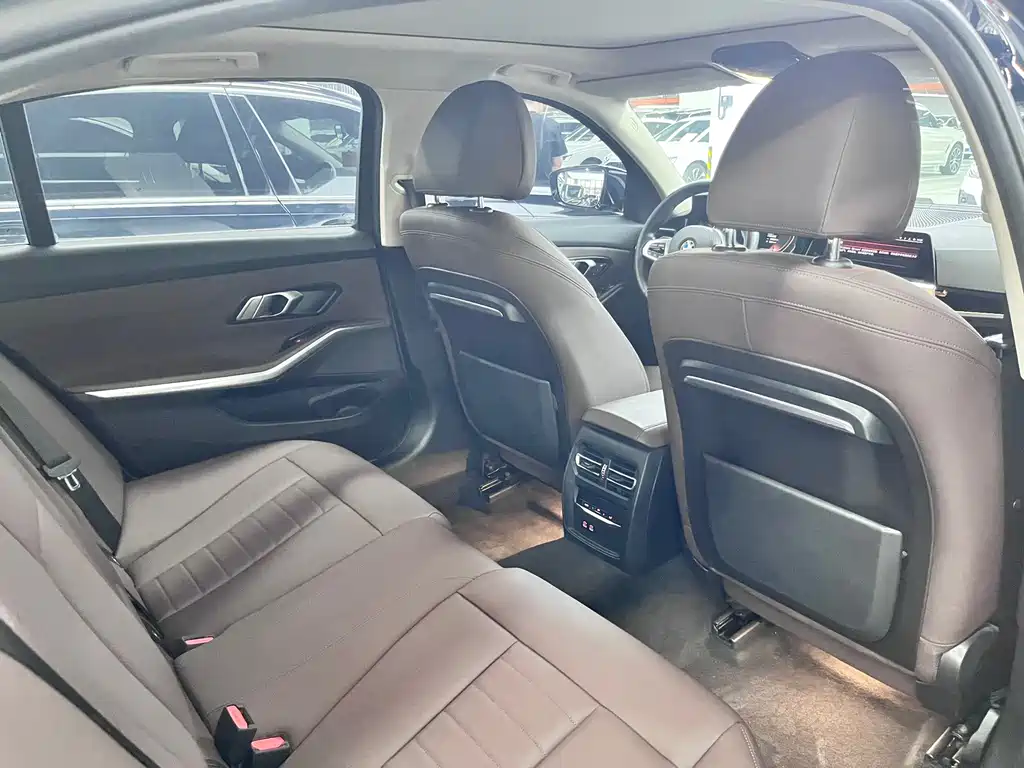 BMW 3 Series — миниатюра 11