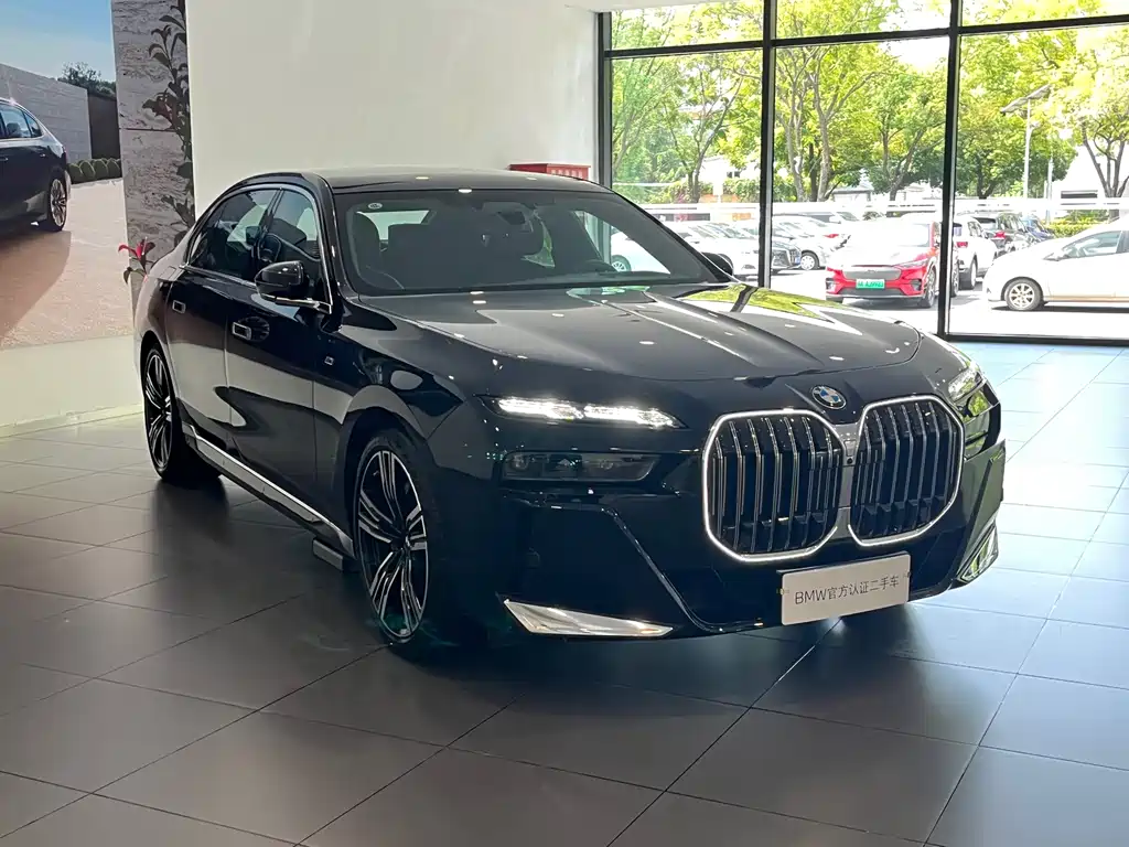 BMW  7 SERIES