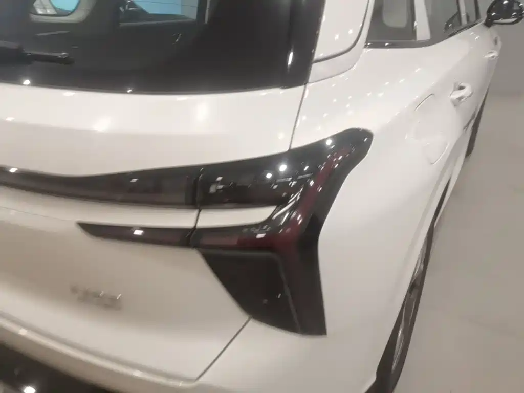Hongqi Hongqi HS3 PHEV — миниатюра 8