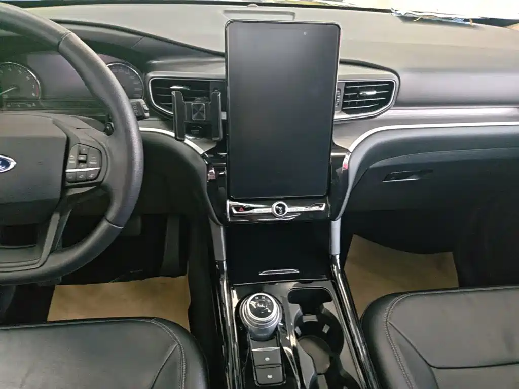 Ford Explorer — миниатюра 13