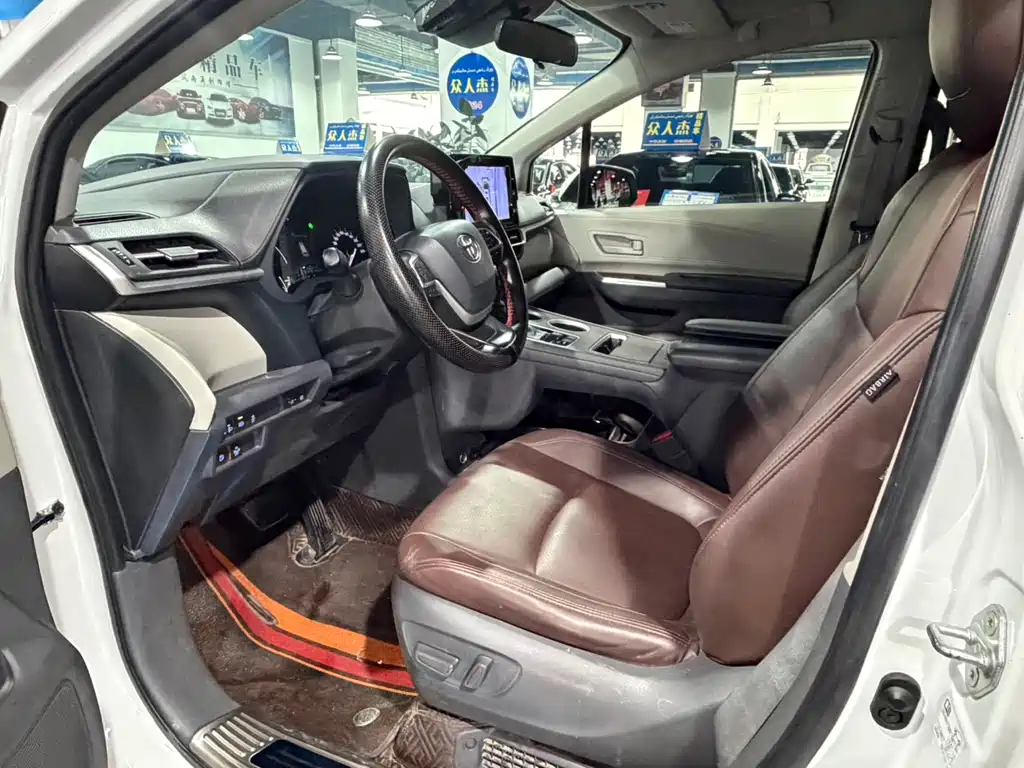 Toyota Sienna — миниатюра 4