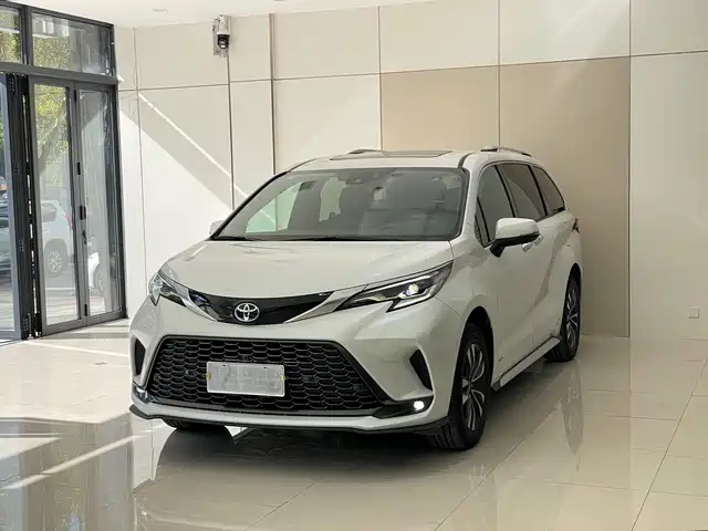 TOYOTA GREVIA 2025