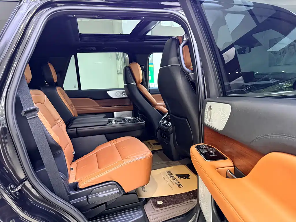 Lincoln Navigator — миниатюра 10