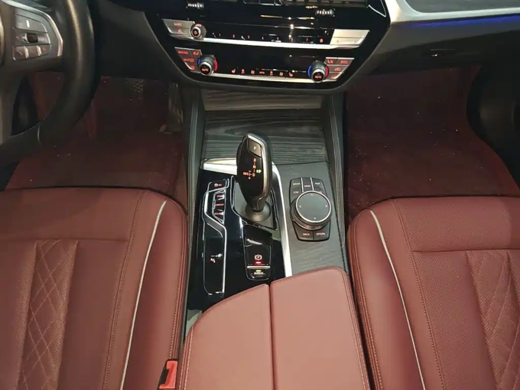 BMW 5 Series 2023 — фото 13