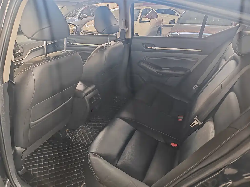 Nissan Teana — миниатюра 7