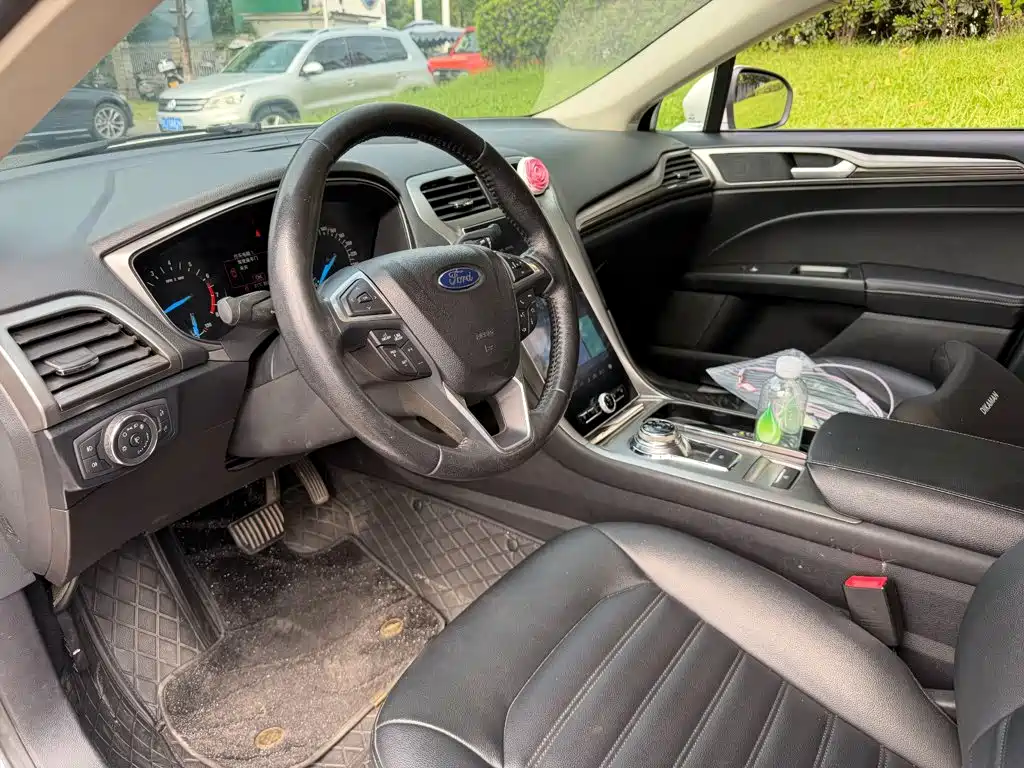 Ford Mondeo — миниатюра 7