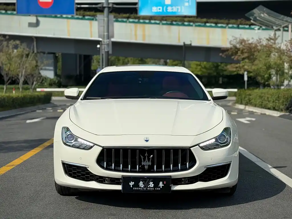 MASERATI GHIBLI