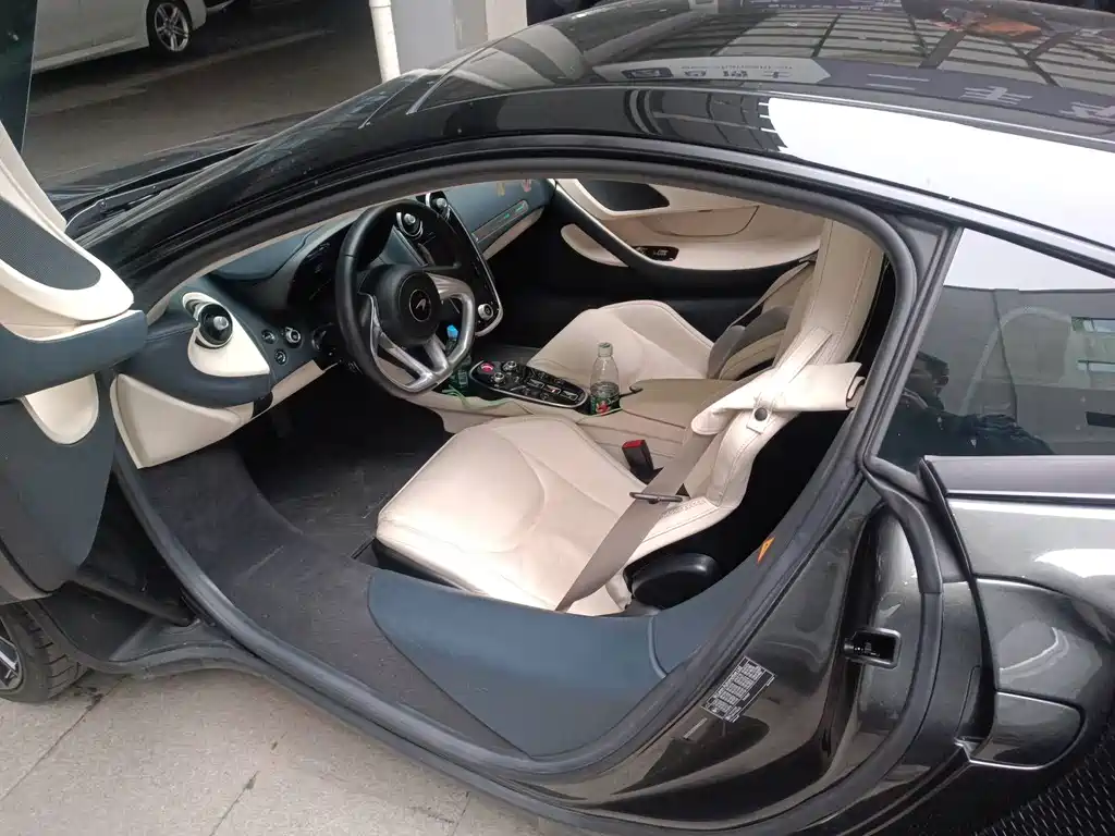 McLaren GT — миниатюра 6