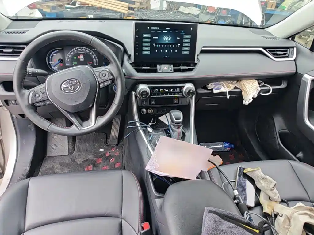 Toyota Wildlander New Energy — миниатюра 10
