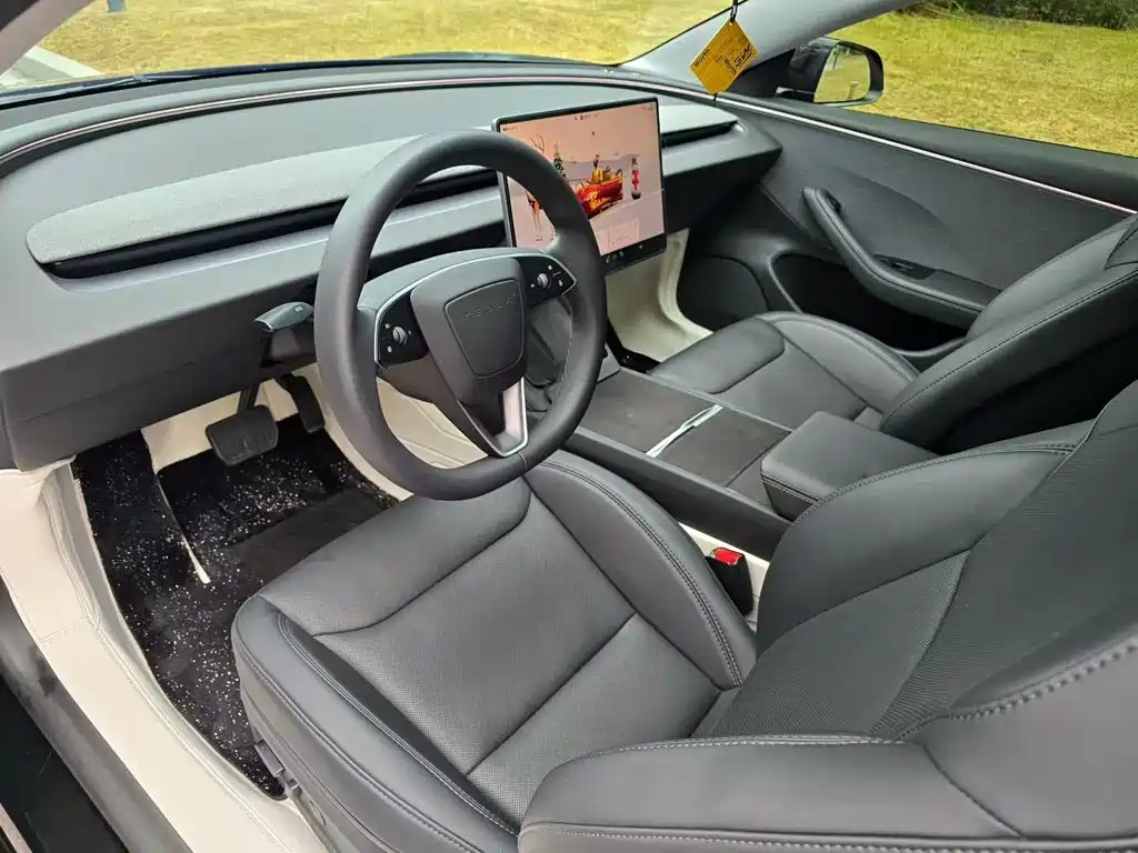 Tesla Model 3 — миниатюра 2