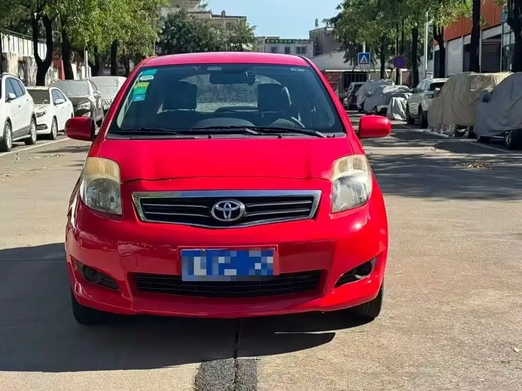 Toyota Yaris — миниатюра 2
