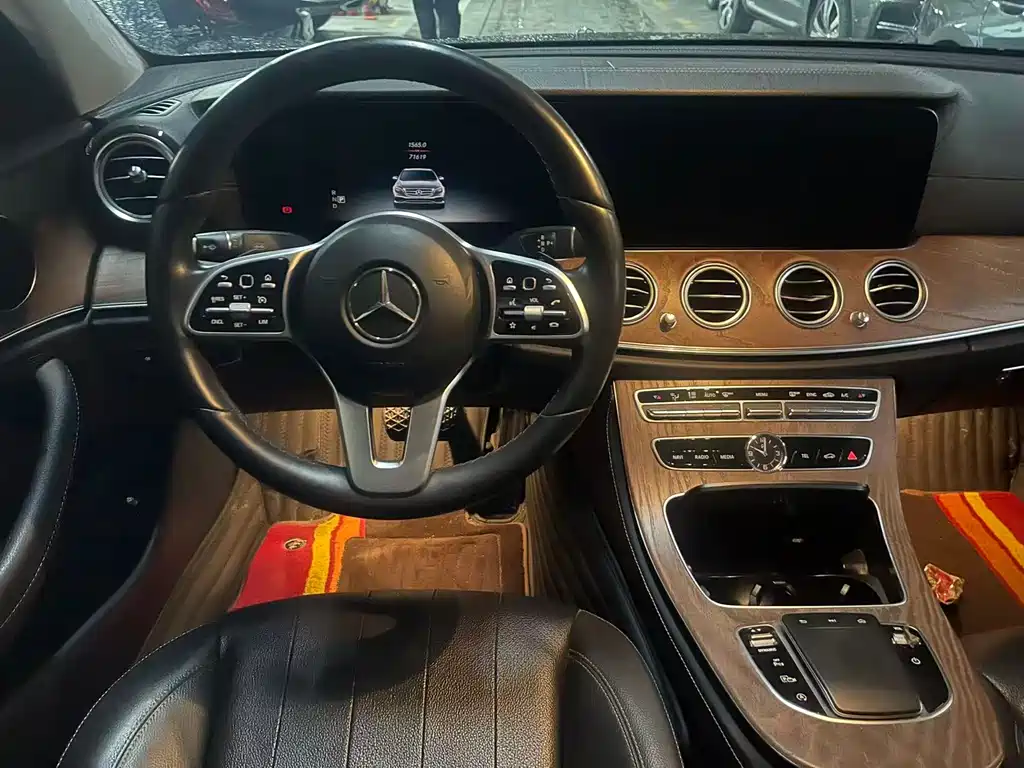 MERCEDES-BENZ E CLASS