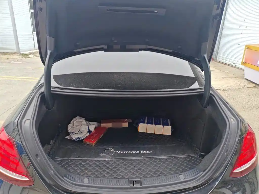 Mercedes-Benz E-Class — миниатюра 10