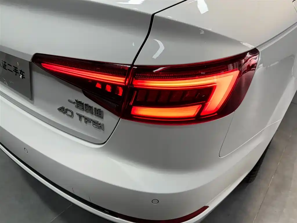 Audi A4L — миниатюра 7