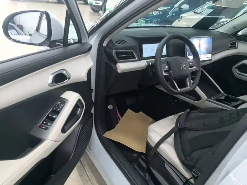 BYD Yuan UP — миниатюра 16