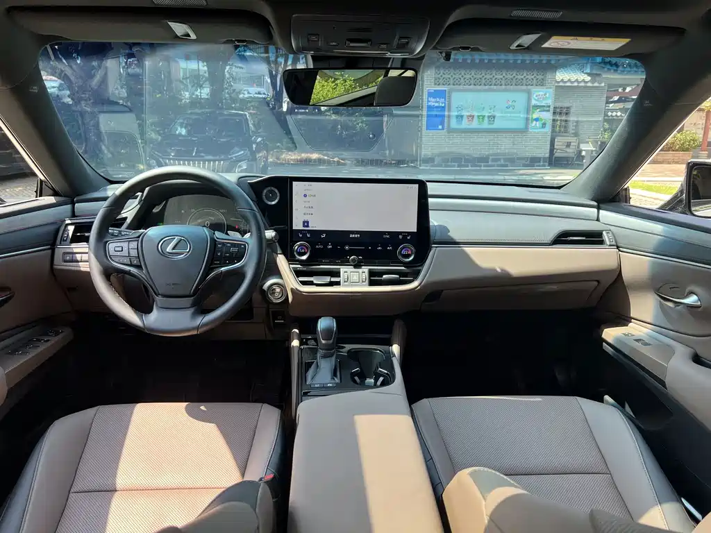 Lexus ES — миниатюра 5